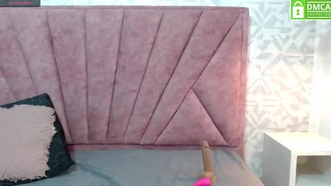 dafnee_e online show from 02-15-25, 08:33