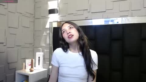 dafnee_e online show from 10-04-25, 09:24