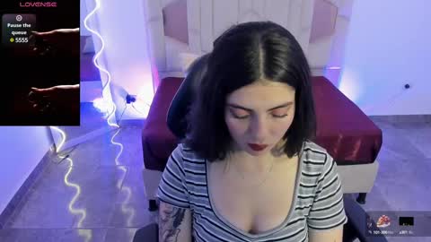 Snapshot of dahia_tay chatting on 02-21-25, 03:23 dahia online show from 02-21-25, 03:23