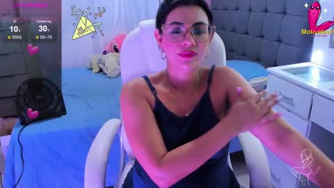 Snapshot of dahian_carter chatting on 12-24-24, 11:22 Dahian online show from 12-24-24, 11:22