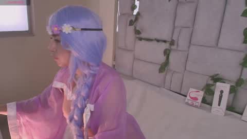 Dahiana  online show from 11-18-25, 11:47