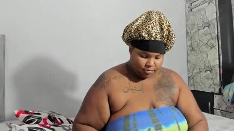 Snapshot of dahianajoss chatting on 01-01-25, 03:13 Ebony Sex Dahian online show from 01-01-25, 03:13