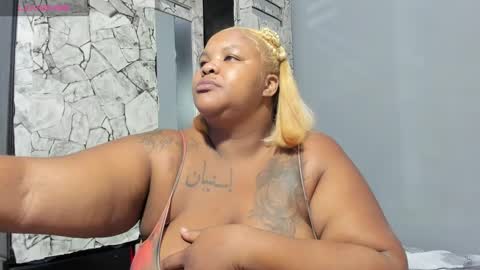 Snapshot of dahianajoss chatting on 01-28-25, 02:43 Ebony Sex Dahian online show from 01-28-25, 02:43