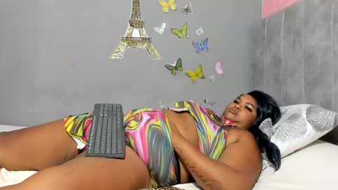 Snapshot of dahianajoss chatting on 02-17-25, 01:21 Ebony Sex Dahian online show from 02-17-25, 01:21