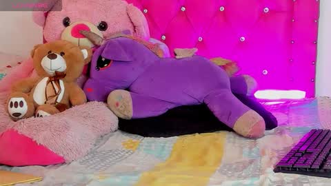    online show from 03-28-26, 03:22