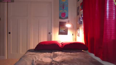 Snapshot of dahlia_t chatting on 04-19-26, 09:06 Dahlia online show from 04-19-26, 09:06