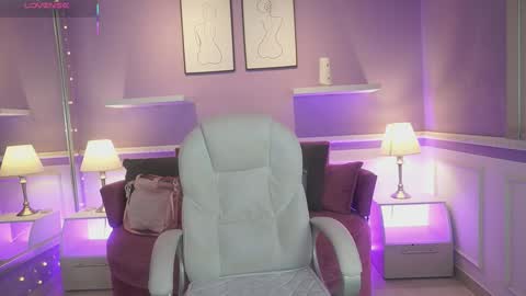 Snapshot of dahliagraey chatting on 10-10-25, 11:42 Dahlia Grey online show from 10-10-25, 11:42