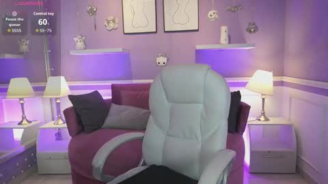 Snapshot of dahliagraey chatting on 10-27-25, 11:36 Dahlia Grey online show from 10-27-25, 11:36