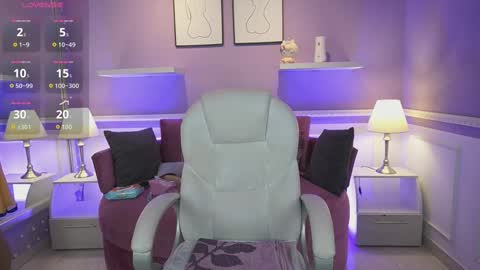 Snapshot of dahliagraey chatting on 11-06-25, 11:44 Dahlia Grey online show from 11-06-25, 11:44