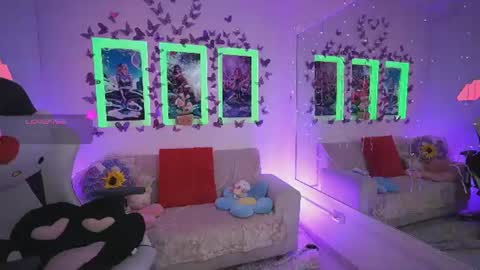 Dahlia Grey online show from 06-15-26, 11:34