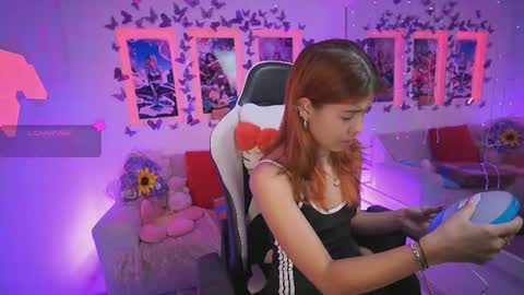Dahlia Grey online show from 06-23-26, 11:41