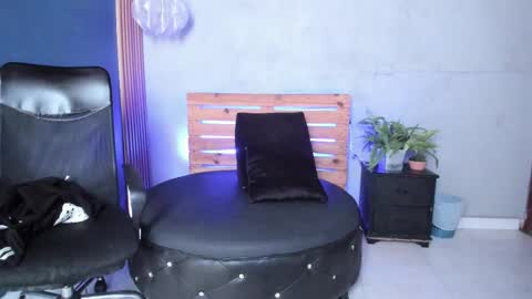 daiisy_kiss online show from 10-04-25, 07:12