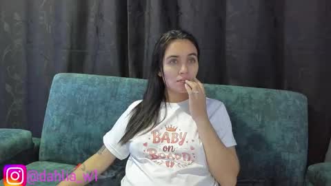Snapshot of daila_ chatting on 09-12-25, 02:22 daila_ online show from 09-12-25, 02:22