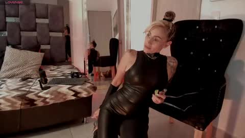  D A I L A  online show from 05-04-26, 08:27