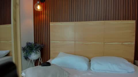 N Y X E N online show from 02-09-26, 07:18