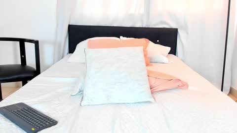 Daila Smith  online show from 02-12-25, 07:45