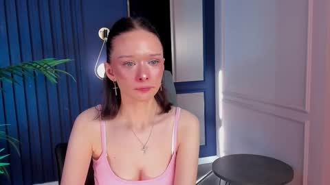 Snapshot of daily_glam chatting on 09-19-25, 01:12 daily_glam online show from 09-19-25, 01:12