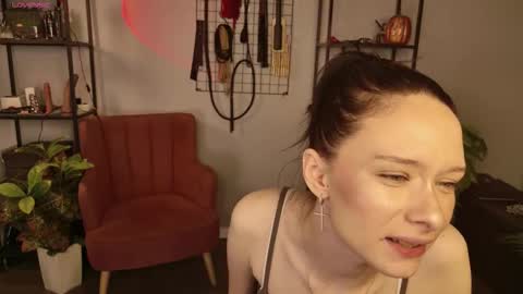 Snapshot of daily_glam chatting on 10-23-25, 12:26 daily_glam online show from 10-23-25, 12:26