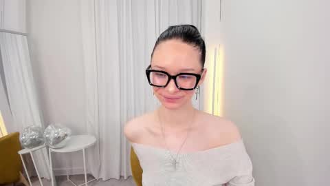 Snapshot of daily_glam chatting on 11-07-25, 12:38 daily_glam online show from 11-07-25, 12:38