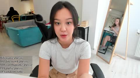 Snapshot of daily_love chatting on 10-27-25, 07:01 daily_love online show from 10-27-25, 07:01