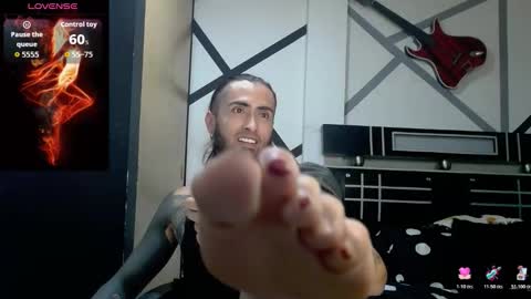 Snapshot of daimon_rock01 chatting on 03-12-26, 04:51 felipe online show from 03-12-26, 04:51