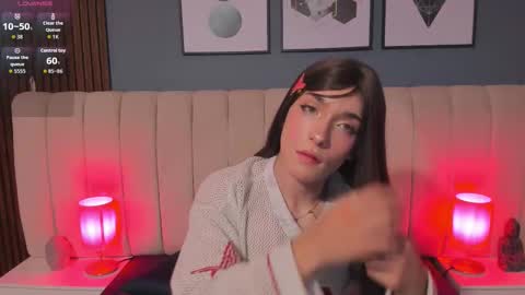 Snapshot of daimondpink chatting on 10-18-25, 03:53 daimondpink online show from 10-18-25, 03:53