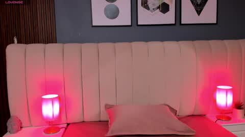 Snapshot of daimondpink chatting on 10-23-25, 04:01 daimondpink online show from 10-23-25, 04:01