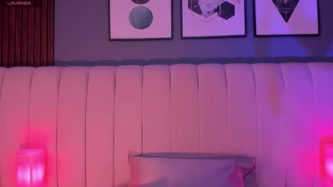 Snapshot of daimondpink chatting on 10-26-25, 03:45 daimondpink online show from 10-26-25, 03:45