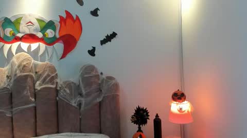 Snapshot of daisy93_ chatting on 10-15-25, 12:27 D A I S Y online show from 10-15-25, 12:27