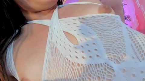 Snapshot of daisy__rose chatting on 02-25-25, 02:22 Dai online show from 02-25-25, 02:22