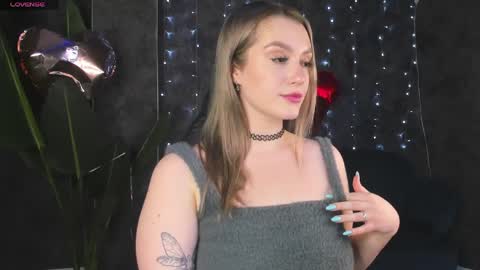 Viickie online show from 03-24-26, 09:25