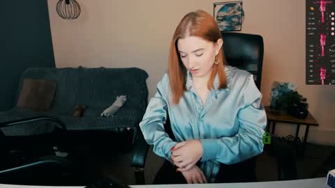 Snapshot of daisy_candy chatting on 12-02-24, 10:34 Little Di online show from 12-02-24, 10:34