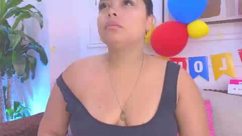 Daisy Price online show from 06-25-26, 10:42