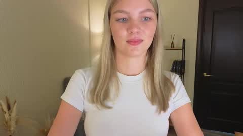 Snapshot of daisy_ward chatting on 10-18-25, 07:20 Alice online show from 10-18-25, 07:20