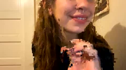 Snapshot of daisybaby699 chatting on 05-27-26, 06:43 DaisyB3 online show from 05-27-26, 06:43