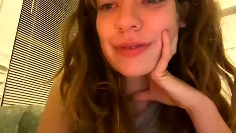 Snapshot of daisybaby699 chatting on 05-29-26, 07:28 DaisyB3 online show from 05-29-26, 07:28