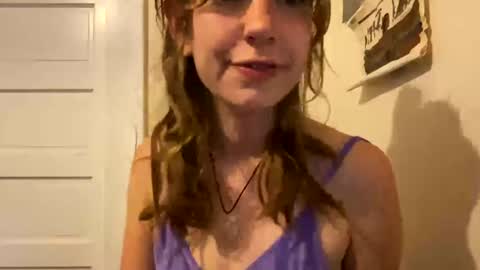 Snapshot of daisybaby699 chatting on 06-20-26, 04:04 DaisyB3 online show from 06-20-26, 04:04