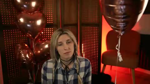 Daisy Banx online show from 02-15-26, 08:05