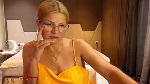 Snapshot of daisydavis_ chatting on 11-21-25, 10:25 Daisy online show from 11-21-25, 10:25