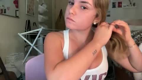 daisydivine42840 online show from 02-05-26, 08:57