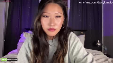 Daisy Kim online show from 03-12-25, 02:52