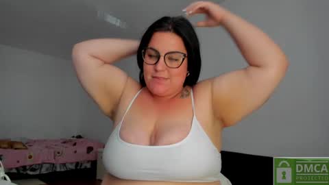 Snapshot of daisywalker chatting on 09-19-25, 12:06 Margaret online show from 09-19-25, 12:06