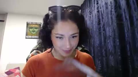 IG  dakotasofiaa online show from 12-29-24, 07:06