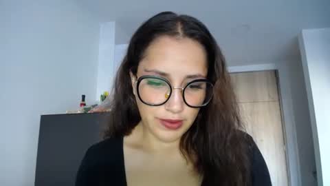 IG  dakotasofiaa online show from 11-27-25, 12:18