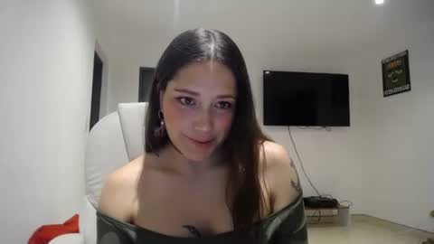 IG  dakotasofiaa online show from 05-05-26, 01:13