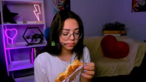 Snapshot of dakota4you chatting on 03-07-25, 08:45 Dakota online show from 03-07-25, 08:45