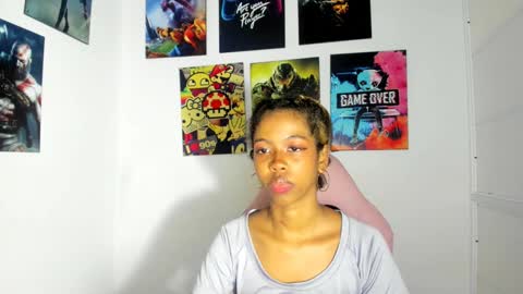 Snapshot of dakota_evans18 chatting on 10-19-25, 04:57 DAKOTA online show from 10-19-25, 04:57