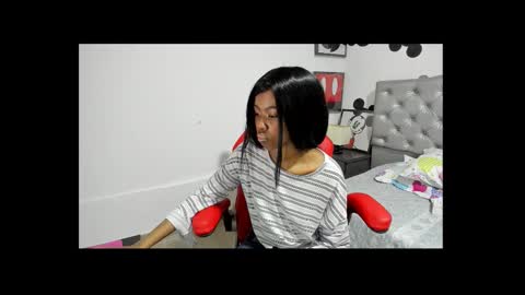 Snapshot of dakota_evans18 chatting on 10-21-25, 04:35 DAKOTA online show from 10-21-25, 04:35