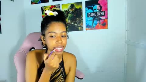 Snapshot of dakota_evans18 chatting on 11-13-25, 03:05 DAKOTA online show from 11-13-25, 03:05