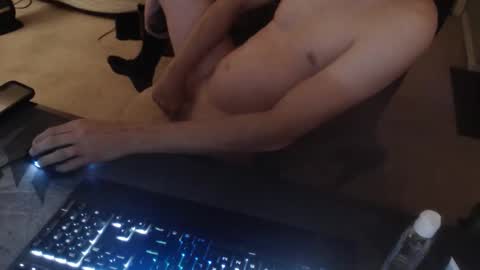 Snapshot of dakota_reilly chatting on 10-22-25, 09:20 Dakota online show from 10-22-25, 09:20